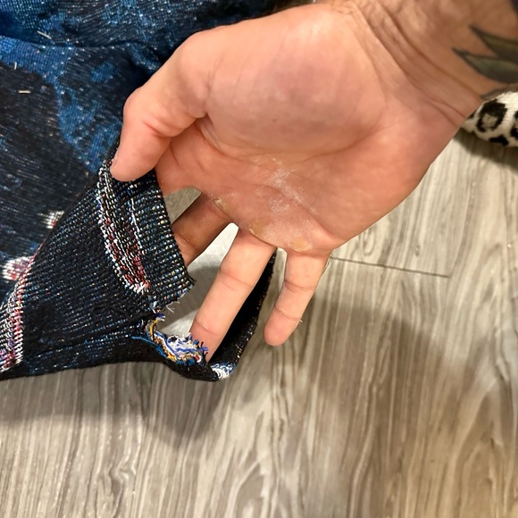 Scream Tapestry Shorts - Picture 3 of 3